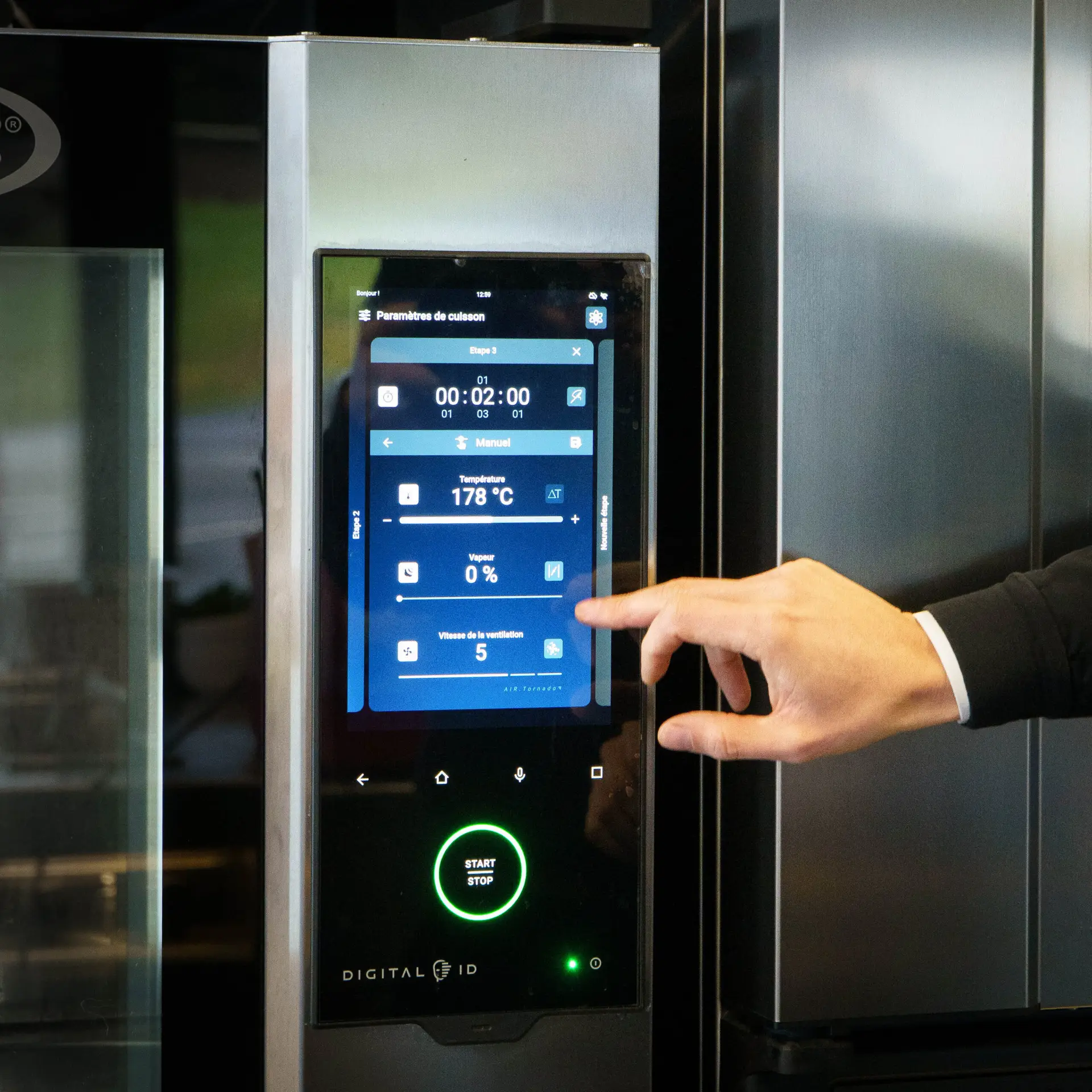 Four vertical pour une cuisson homogène et efficace