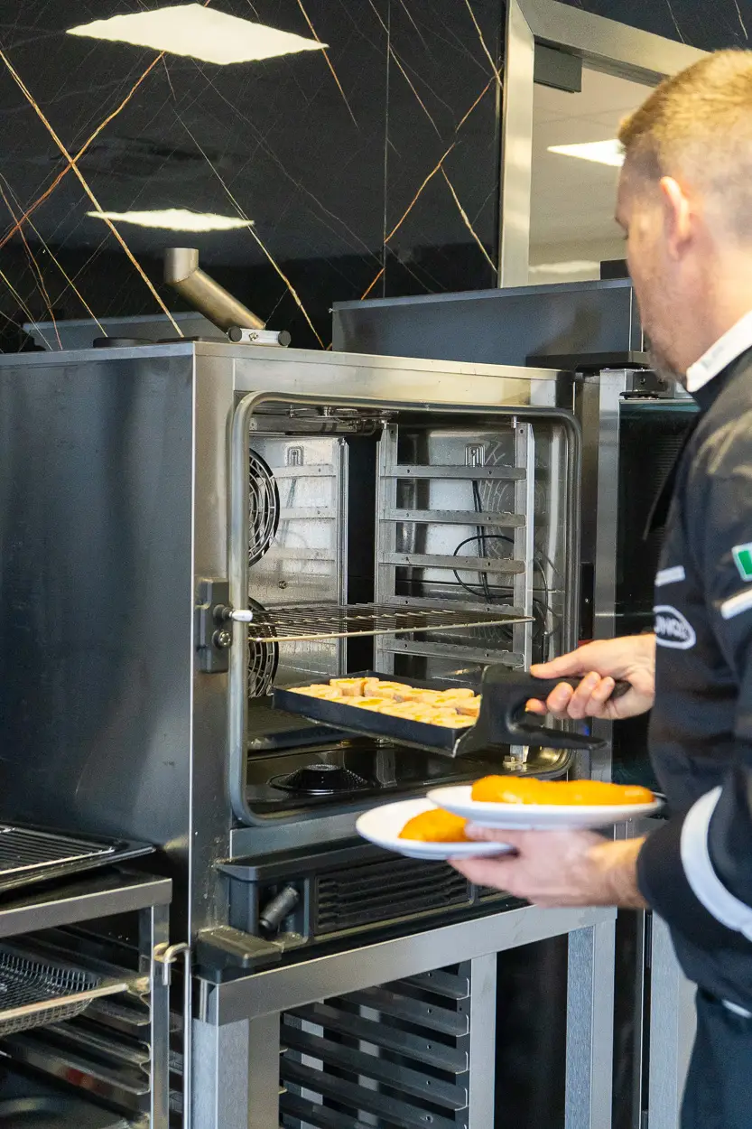 démonstration d'un four professionnel